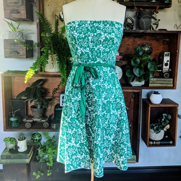 Vintage Dresses & Skirts - Vintage Green and White Swing Dress